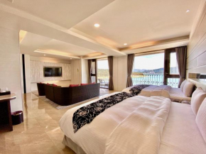 Ming Yue Hu Hotel